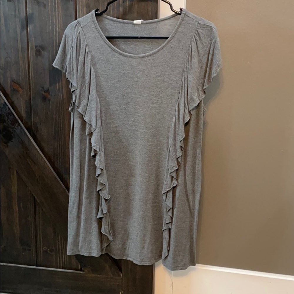 Grey ruffle boutique top